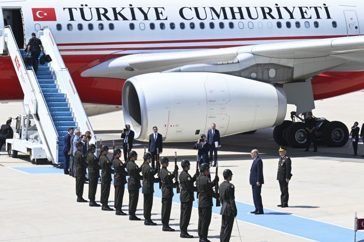 Başkan Erdoğan Macaristan'da! Dikkat çeken kareler