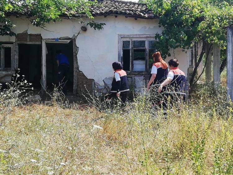 <p><strong>JAK VE JÖAK BÖLGEDEN AYRILDI, EKİP SAYISI DÜŞÜRÜLDÜ</strong></p>

<p>Aramalar, 150 kişiyle başlayıp önce 70'e, sonra da 30 kişilik ekibe düşerken, JAK ve JÖAK da çalışmalarını sonlandırdı. Berzeg'i arama çalışmaları, AFAD ve AKUT'a bağlı ekipler tarafından sürdürülürken, savcılık soruşturması devam ediyor.</p>

