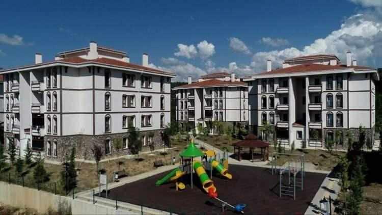 <p>Yılmaz, ilk kez ev sahibi olacakları teşvik edecek mekanizmalar üzerinde durulduğunu vurguladı ve bu konuda Merkez Bankası'nın da çalışmaları var. Bankacılık Düzenleme ve Denetleme Kurumu ile birlikte önümüzdeki dönemde yeni adımlar bekliyoruz dedi.</p>
