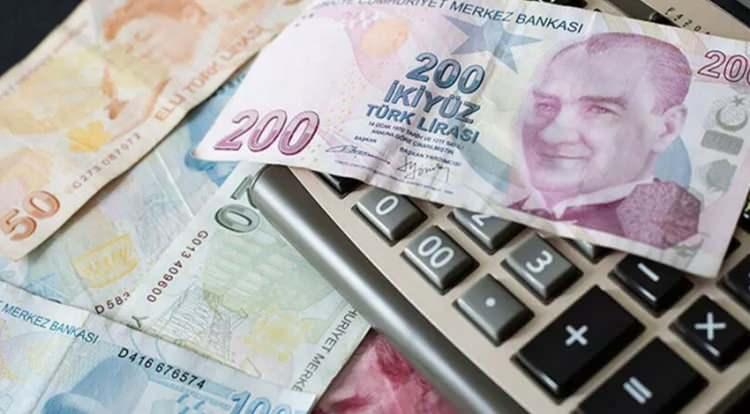 <p>Beklentilerin altında kalan düşük zam teklifinin masanın motivasyonunu düşürdüğünü ifade eden Tonbul, şöyle konuştu:</p>
<p> </p>