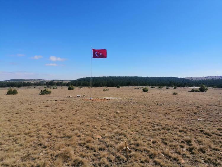 <p>Afyon'da ayrıca Albay Reşat Çiğiltepe Şehitliği, Anıtkaya Şehitliği, Büyük Taarruz Şehitliği ve Başkomutan Mustafa Kemal Anıtı, Giresunlular Şehitliği, Çalışlar Şehitliği, Zafer Müzesi ve İstiklal Tanıtım Merkezi bulunuyor.</p>
