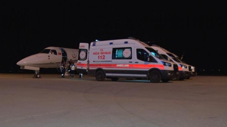 <p>Sağlık Bakanlığı envanterine 2010 yılında giren ve 6 Şubat Kahramanmaraş merkezli depremler de dahil olmak üzere birçok olayda sayısız başarılı uçuşa imza atan uçak ambulanslar, hasta nakil işlemlerine devam ediyor.</p>
