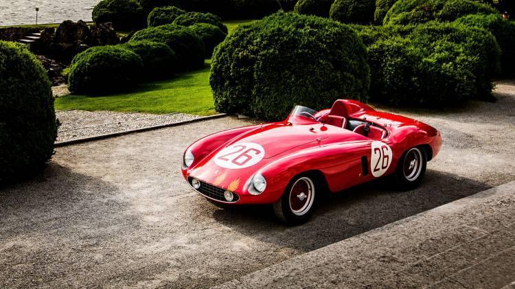<p>Klasik Ferrariler koleksiyoncular arasında en çok aranan otomobillerden bazılarıdır. 250 GT Berlinetta veya 288 GTO gibi otomobiller sahneye çıktığında, tekliflerin yedi haneli rakamlara ulaşması kaçınılmaz oluyor.</p>
