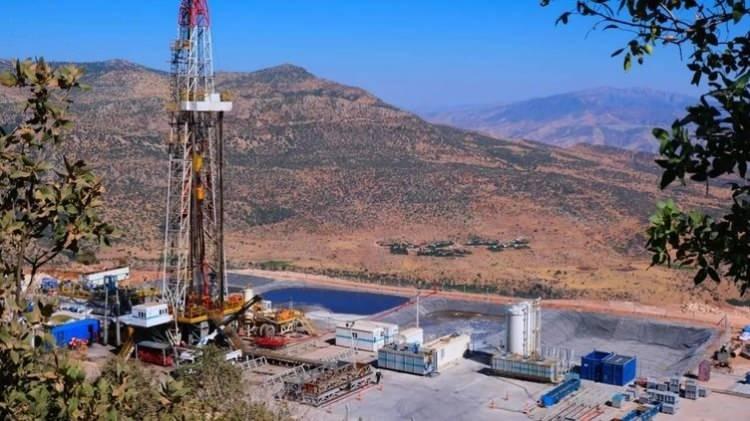 <p><strong>CUDİ VE GABAR'DAN 5 KAT DAHA YÜKSEK REZERV BEKLENİYOR</strong></p>

<p>Cudi ve Gabar Dağı'nda devam eden petrol arama çalışmalarına Kato Dağı ve Faraşin Yaylası da eklendi. </p>
