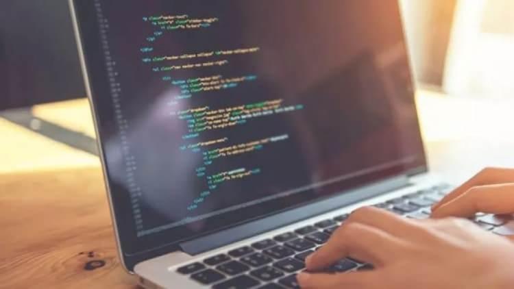 <p>Meta, Code Llama'nın Python, Java ve C++ gibi popüler kodlama dillerini desteklediğini ve genel metin görevleri için önerilmediğini söyledi.</p>