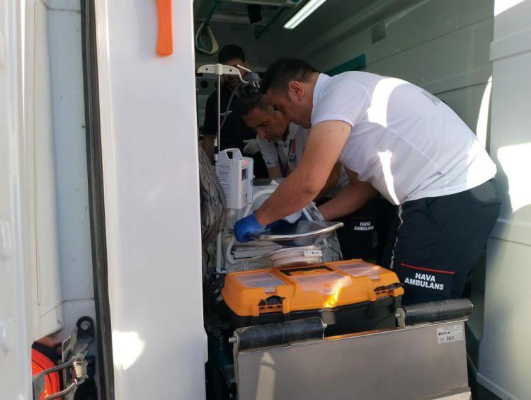 <p>Ambulans uçaklar, gündoğumu-günbatımı arasında hizmet sağlayan Helikopter Ambulanslardan farklı olarak 24 saat esasına göre hizmet imkanı sağlıyor. Ayrıca Uçak Ambulanslar yüksek sürat, uzun menzil, yüksek uçuş tavanı ve kabin basınçlarının ayarlanabilir olması nedeniyle hem ülke içerisinde hem de ülkeler arasında hizmet veriyor.</p>