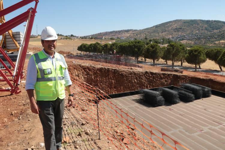 <p>Baykar Kahramanmaraş Proje Müdürü Murat Devrim yaptığı açıklamada, <strong>“Baykar olarak ilk önce 2 farklı bölgeye konteyner kent kurduk. </strong></p>
