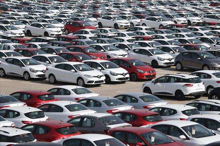 <p>Bu yılın 7 ayında ise ikinci el otomobil satışları geçen yılın aynı dönemine göre yüzde 24,7 artarak 4 milyon 486 bin 122, toplam araç satışları da yüzde 24 artışla 6 milyon 616 bin 447 oldu.</p>