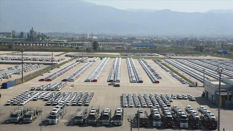 <p>Aylık olarak ikinci el satışlarında en yüksek artışın yüzde 39,8 ile motosiklette olduğuna dikkati çeken Erkoç, "Kamyonet satışları da yüzde 22,3 artış gösterirken artış oranı, minibüste yüzde 7,9, kamyonda yüzde 1,5, otobüste yüzde 0,1'le düşük kaldı. Öte yandan 7 aylık dönemlere göre traktör satışlarındaki artış yüzde 4,5'te kaldı." ifadesini kullandı.</p>