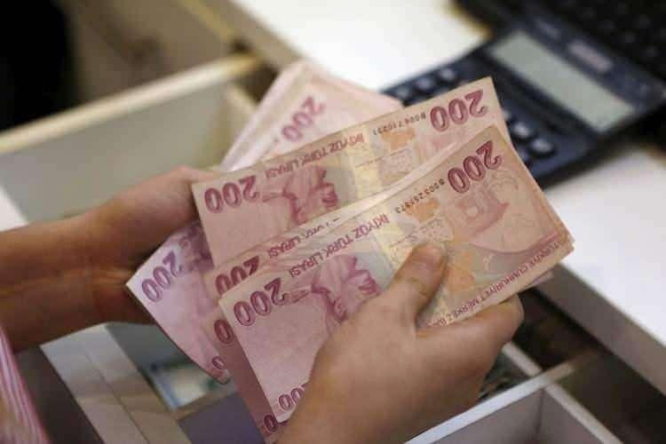 <p>MEMUR AYLIĞI<br />
TEMMUZ 2023: 9,765 TL</p>
<p>OCAK DÖNEMİ %44,22 ZAM: 14,103 TL</p>