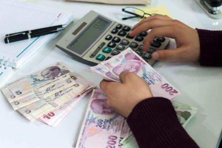<p>İMAM HATİP AYLIĞI</p>
<p>TEMMUZ 2023: 214,791 TL</p>
<p>OCAK DÖNEMİ %44,22 ZAM: 21,361 TL</p>