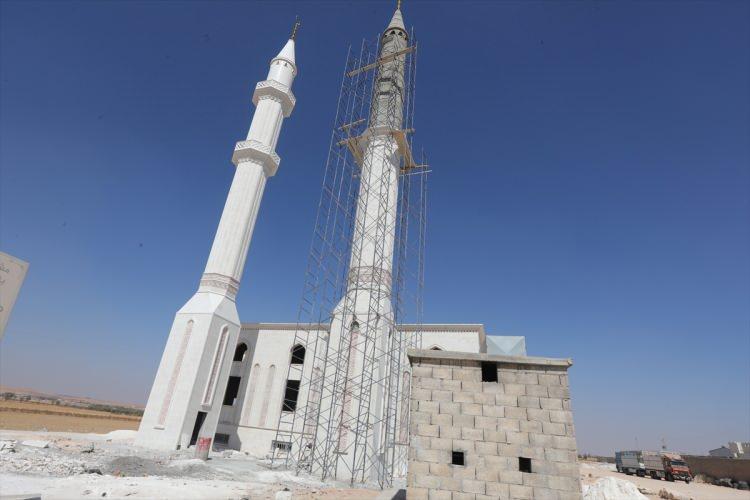 <p>Diğer yandan terörden arındırılan bölgede onarılan ve yeniden inşa edilen camilerin sayısı 320'yi buldu.</p>

<p> </p>
