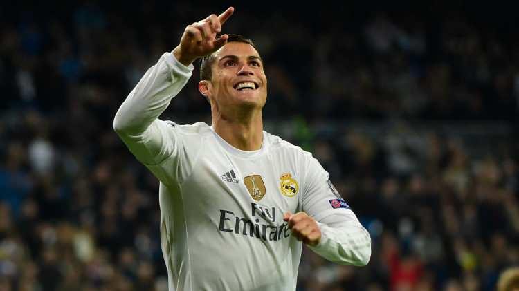 <p>Yıldız oyuncu, Cristiano Ronaldo'nun ardından ligdeki ilk 3 maçında 4 gol atan ilk Real Madrid futbolcusu oldu.</p>
