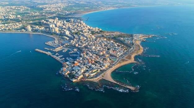 <p>12 - <strong>Sur (Tyre): 4,750 Yıllık </strong>(Lübnan'ın Akdeniz kıyısında yer alan tarihi bir liman kentidir.)</p>
