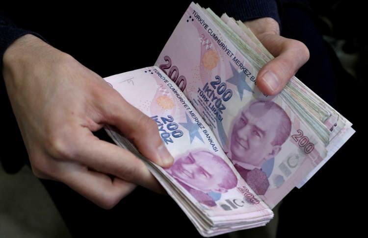 <p>Emekliye ek zam için için düğmeye basıldı. </p>
