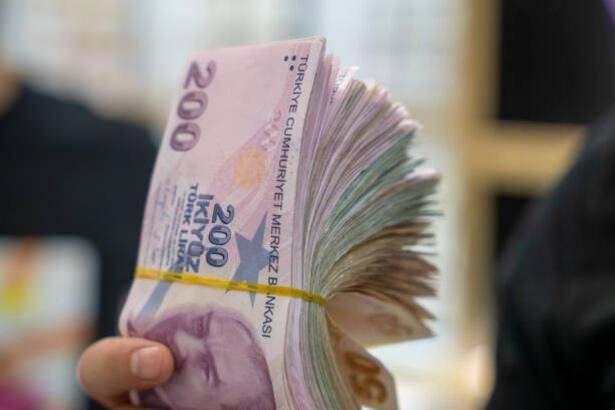 <p><strong>PEKİ EN DÜŞÜK EMEKLİ MAAŞI NE KADAR OLACAK?</strong></p>