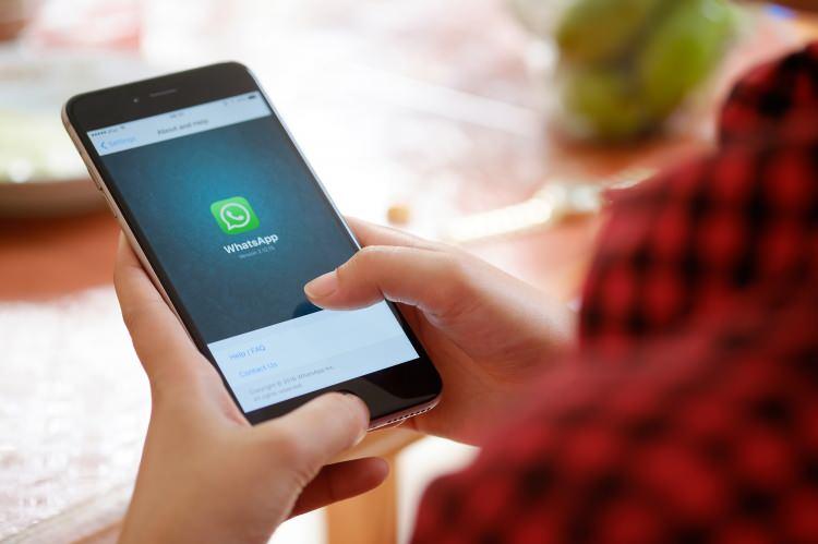 <p>- Mümkün olan her yerde, veri analizine izin verirken bireysel kimlikleri korumak için anonimleştirme veya takma adlaştırma gibi teknikleri kullanın.</p>
<p> </p>
<p>- İnternette ve karanlık ağda veri sızıntılarını sürekli olarak izleyen araçlar ve sistemler uygulayın. Bunlar, kişisel verilerin yasa dışı bir şekilde sızdırılıp sızdırılmadığını belirlemeye yardımcı olur.</p>