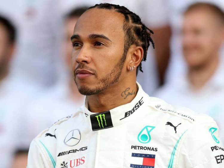 <p><span style="color:#000000"><strong>Motor sporlarının en büyük organizasyonu Formula 1'de 7 kez Dünya Şampiyonluğu elde ederek spor dünyasına adını altın harflerle yazdıran Britanyalı yıldız Lewis Hamilton, yoğun bir sezonun ardından tatil sezonunu açtı.</strong></span></p>
