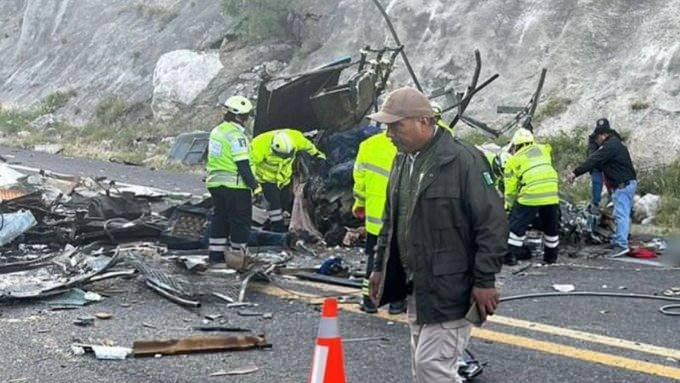<p>Oaxaca eyalet valisi Salomon Jara Cruz, sosyal medya hesabından yaptığı açıklamada, ölenlerin ailelerine başsağlığı diledi.</p>
