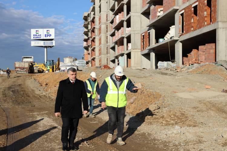 <p><strong>Sultanbeyli'de 1473 yapıya yıkım ruhsatı verildi</strong><br />
<br />
Yerinde dönüşüm modelinin esas alındığı Sultanbeyli'de <strong>3 bin 432 bağımsız bölümden oluşan 1473 yapıya yıkım ruhsatı verildi.</strong></p>

<p>İlçede uzun yıllardır devam eden tapu meselesinin 2B olarak bilinen düzenleme sonrası çözülmesinin ardından dönüşümün önündeki en büyük engel kalkmış oldu.</p>
