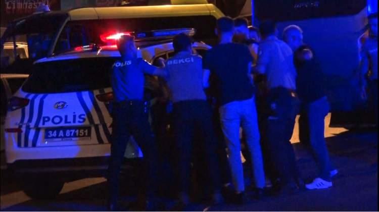 <p>Zehir tacirleri baskında, polis ekiplerine uzun namlulu ve otomatik silahlarla ateş açıldı.</p>