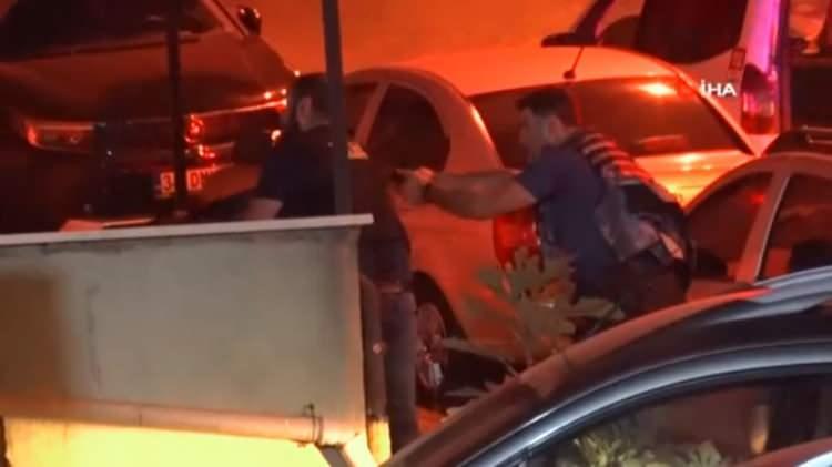 <p> Iğdırlı Diyar Anacur'un öldüğünü öğrenen dini nikahlı eşi olduğu söylenilen Aylin Anucur bugün babasına ait tabanca ile hayatına son verdi.</p>