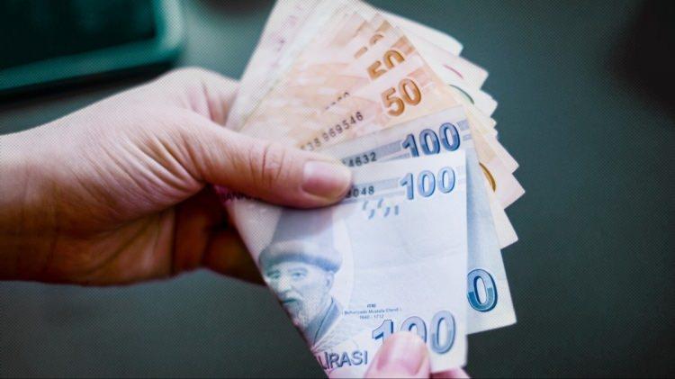 <p>Başkan Erdoğan, "Memurlara verilirken emekliye verilmemesi s&ouml;z konusu olamaz" diyerek gerekli talimatı Bakan Işıkhan ve b&uuml;t&ccedil;e &ccedil;alışmalarını ger&ccedil;ekleştiren Bakan Şimşek'e iletti.</p>

<p>&nbsp;</p>
