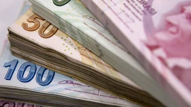 <div>Konfederasyon, 2025 için ise altışar aylık dönemler itibarıyla refah payı dahil birinci 6 ayda yüzde 25 ve ikinci 6 ayda yüzde 15 zam talep etmişti.</div>
<div> </div>