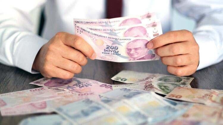 <p>Konfederasyon, 2025 için ise altışar aylık dönemler itibarıyla refah payı dahil birinci 6 ayda yüzde 25 ve ikinci 6 ayda yüzde 15 zam talep etmişti.</p>