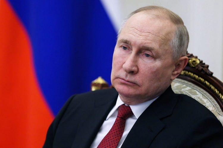 <p>Putin'in 1 milyar sterlinlik sarayının inşasını denetleyen tutuklu bir Rus general , şartlı tahliyeye hak kazandıktan kısa bir süre sonra gözaltında öldü.</p>