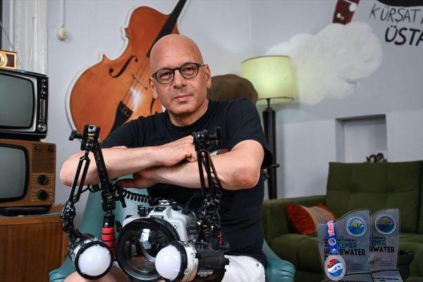 <p>Yaklaşık 10 yıldır su altı fotoğrafçılığı yapan, makro fotoğrafçılıkta çeşitli ödül ve dereceler alan Turusen Yüzbaş da Antalya, Çanakkale, Muğla, Hatay ve İzmir kıyılarında dalış ve su altı fotoğrafçılığı yaptığını belirtti.</p>

<p> </p>
