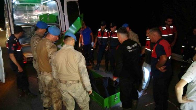 <p>Yozgat'ın Sorgun ilçesinde yolcu otobüsünün şarampole düşmesi sonucu ilk belirlemelere göre 12 kişi hayatını kaybetti, 19 kişi de yaralandı.</p>
