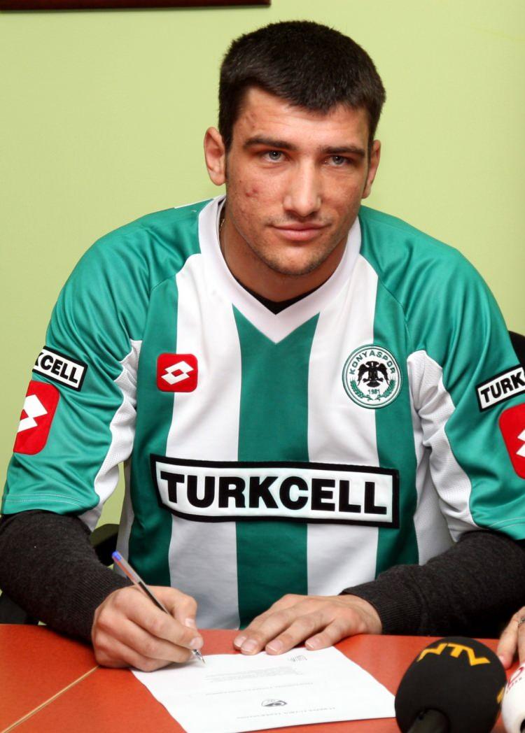 <p>10-) Damir Kahriman (2008)<br />
<br />
Vojvodina > Konyaspor<br />
<br />
Bonservis: 2 milyon euro <br />
<br />
 </p>
