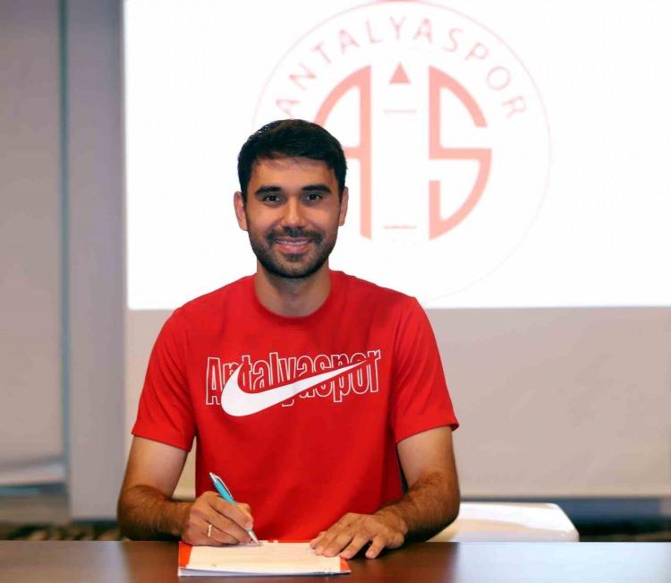 <p>Gerrit Holtmann (Orta Saha)<br />
<br />
Bochum > Antalyaspor</p>
