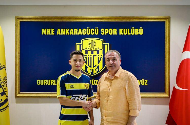 <p>Olimpiu Morutan  (Sağ kanat)<br />
<br />
Galatasaray > Ankaragücü</p>
