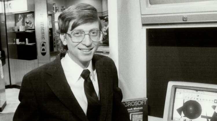<p>Gates, öğretmeninin ona okuması için kitaplar verdiğini ve daha iyisini yapması için onu zorladığını anlattı.</p>
