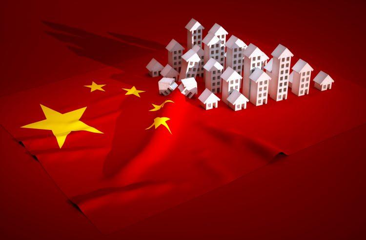 <p>Yüksek borç seviyesine rağmen, İsviçreli yatırım bankası UBS'nin Çin Başekonomisti Wang Tao, büyük ödeme temerrütlerinin bankaların iflasına, kredilerde ciddi sıkılaşmalara veya döviz kurunun keskin bir şekilde değer kaybetmesine yol açtığı "tipik" bir borç veya finansal kriz riskinin Çin'de nispeten düşük olduğunu düşünüyor.</p>
