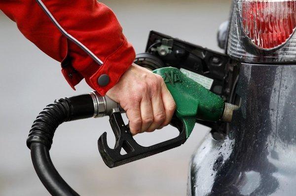 <p>Benzin fiyatlarında ise bir değişikliğe gidilmedi. Benzinin litre fiyatı yaklaşık olarak İstanbul'da 37,74 TL, Ankara'da 38,28 TL, İzmir'de 38,38 TL seviyesinde bulunuyor.</p>

<p> </p>
