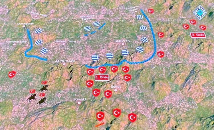 <p>Türk birlikleri Afyonkarahisar'a girdi. 29 Ağustos'ta komutanlar, düşmanı teslime zorlamak maksadıyla tekrar saldırı kararı aldı ve süratle uygulandı. <strong>30 Ağustos'ta taarruz harekatı, kesin zaferle neticelendi.</strong></p>

<p> </p>

<p>Büyük Taarruz'un son safhası Türk askeri tarihine, Başkomutanlık Meydan Muharebesi olarak geçti. Anadolu'daki Yunan kuvvetleri imha ve esir edilince, kalan bölümleri üç grup halinde çekildi.</p>
