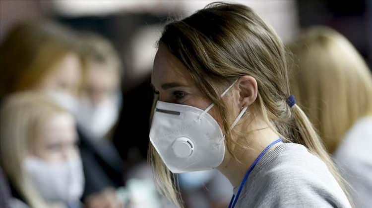 <p>Uzmanlar, D-Dimer fazlalığında ise akciğerlerde oluşan pıhtıların, beyne giden oksijen miktarını azalttığını düşünüyor.</p>
<p>Her iki durumun da beyin sisi ve yorgunluk hissine yol açtığı belirtiliyor.</p>
<p> </p>
<p> </p>