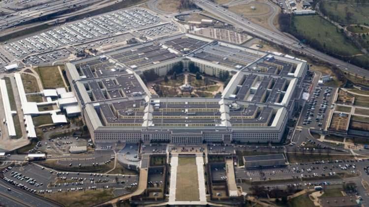 <p>ABD Savunma Bakanlığı (Pentagon), hükümetin <strong>"tanımlanamayan anormal fenomen"</strong> (UAP) olarak adlandırdığı "tanımlanamayan uçan cisim"ler (UFO) hakkında resmi olarak gizliliği kaldırılmış bilgilerin sunulacağı yeni web sitesi açtı.</p>
