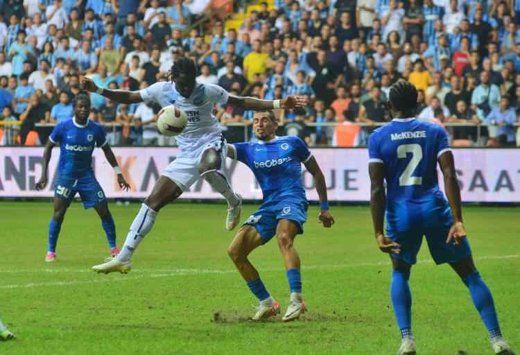 <p>Bir diğer temsilcimiz Adana Demirspor ise ilk defa katıldığı Avrupa Kupaları'nda normal süresini 1-0 önde tamamladığı Genk maçını penaltı atışları sonucunda 5-4 kaybederek Avrupa'ya veda etti.</p>
