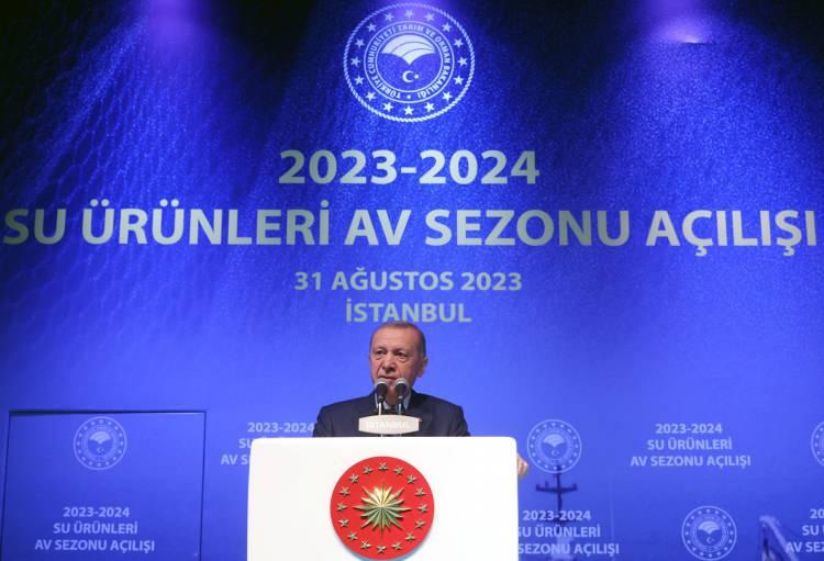 <div>DEPREM BÖLGESİNDEKİ ALABALIK TESİSLERİNE DESTEK</div>
<div> </div>
<div>Gazetecilere, Marmara ve Karadeniz'e özgü kalkan, somon, levrek ve çipura yavrularının denize bırakılarak balıklandırma yapıldığı sırada açıklamalarda bulunan Başkan Erdoğan, şunları söyledi:</div>
<div> </div>
<div> </div>