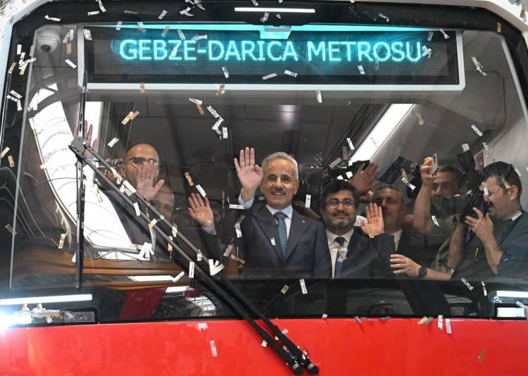 <p><strong>&Uuml;lkemizi y&uuml;ksek teknoloji ve &uuml;retim &uuml;ss&uuml; haline getireceğiz. Teknofest ile adeta teknoloji bayramı yaşıyoruz.</strong></p>

