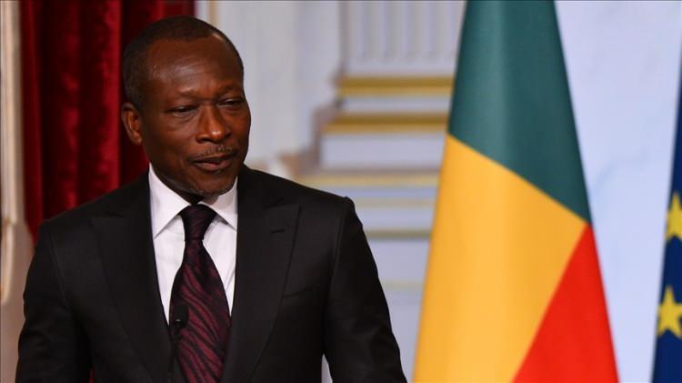 <p>Benin Cumhurbaşkanı Talon da Çin ile karşılıklı faydaya dayalı işbirliğinin, ülkesinin sanayileşme sürecine ve ulusal kalkınmasına katkı sağlayacağına inandığını, iki ülke arasında kurulacak stratejik ortaklıkla işbirliğini çok sayıda alanda derinleştirmeyi istediğini ifade etti.</p>
<p> </p>