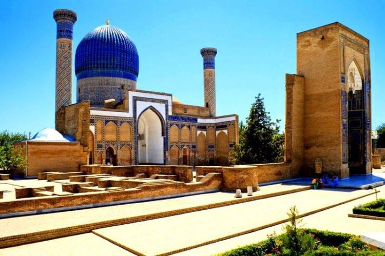 <p><span style="color:#B22222"><strong>15- BELH/3500</strong></span></p>
<p>Belh, Özbekistan'ın batısında bulunan tarihi ve kültürel bir şehirdir. Orta Asya'nın önemli tarihî merkezlerinden biri olarak kabul edilen Belh, tarihi boyunca farklı medeniyetlere ev sahipliği yapmıştır. Eski İpek Yolu üzerinde bulunan bu şehir, antik dönemlerden itibaren ticaret ve kültürel etkileşim için stratejik bir konumda yer almıştır.</p>