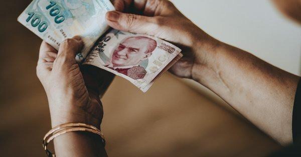 <p>Kıdem aylığı hesabındaki gösterge rakamının 100'e yükseltilmesini ve süre sınırlamasının kaldırılması istiyoruz.</p>
<p> </p>