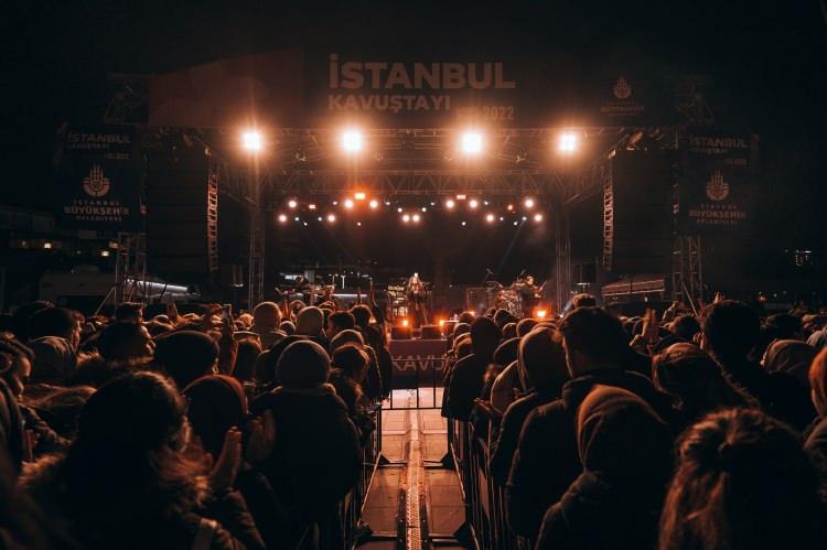 <p>Yapılan harcamalardan Gülşen'e 3 milyon 30 bin lira tutarında bir ödeme yapıldığı öğrenildi.</p>
<p> </p>
