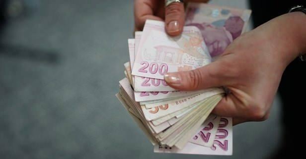 <p><strong>ENFLASYON BEKLENTİSİ AÇIKLANDI</strong></p>
<p><br />
Merkez Bankası Başkanı Hafize Gaye Erkan'ın açıkladığı enflasyon raporuna göre, yıl sonu TÜFE beklentisi yüzde 59,46 olarak belirtildi.</p>