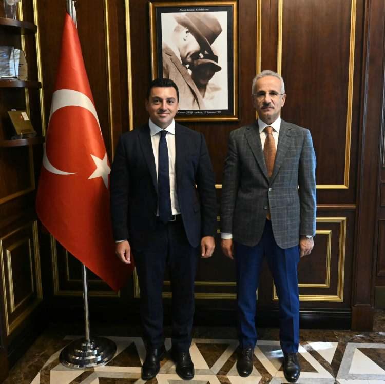 <p>Ulaştırma ve Altyapı Bakanı Abdulkadir Uraloğlu, Türkiye ile Malta arasında 2015'te imzalanan Denizcilik Anlaşması çerçevesinde hayata geçirilen Ortak Komisyon'un yeniden canlandırılması konusunda mutabakata varıldığını bildirdi.</p> 